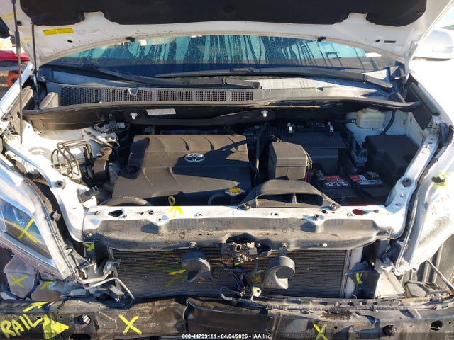 5TDDK3DCXFS126289 Toyota Sienna Limited Premium 7 Passenger