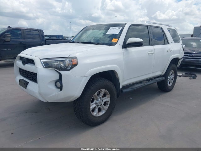 Toyota 4RUNNER SR5 2015 JTEBU5JR0F5273891 Image 2