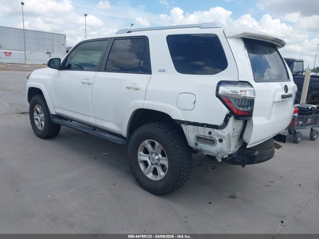 Toyota 4RUNNER SR5 2015 JTEBU5JR0F5273891 Image 3
