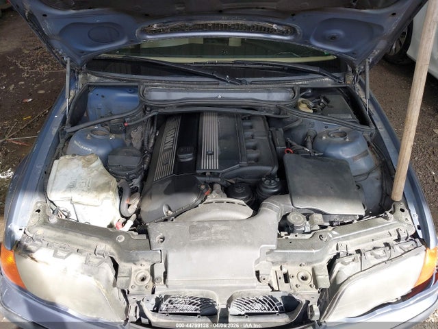 44799138 :رقم المزاد ، WBAAV53431FJ69023 vin ، 2001 Bmw 330i مزاد بيع