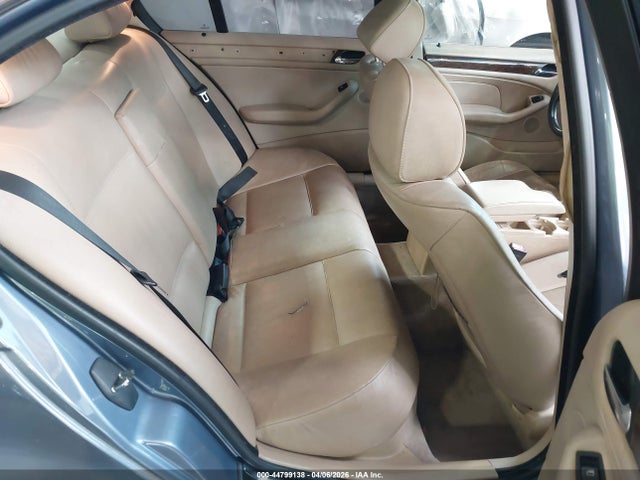 44799138 :رقم المزاد ، WBAAV53431FJ69023 vin ، 2001 Bmw 330i مزاد بيع