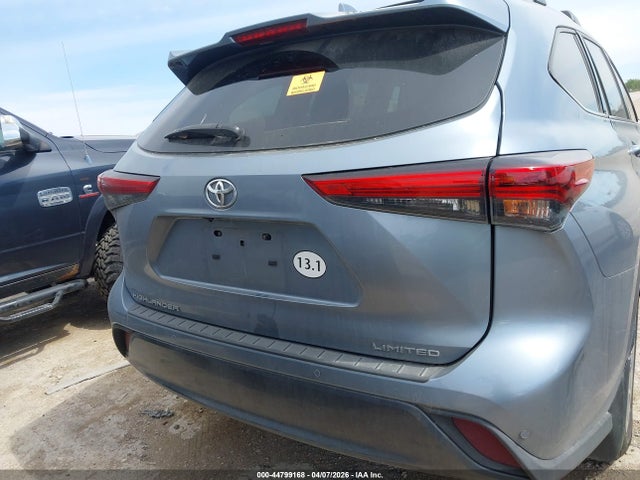 Toyota Highlander Limited 2022 5TDYZRAH6NS110816 Image 16