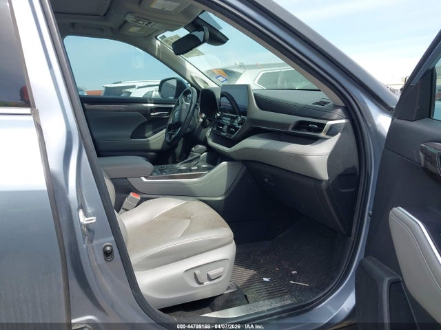 Toyota Highlander Limited 2022 5TDYZRAH6NS110816 Image 5