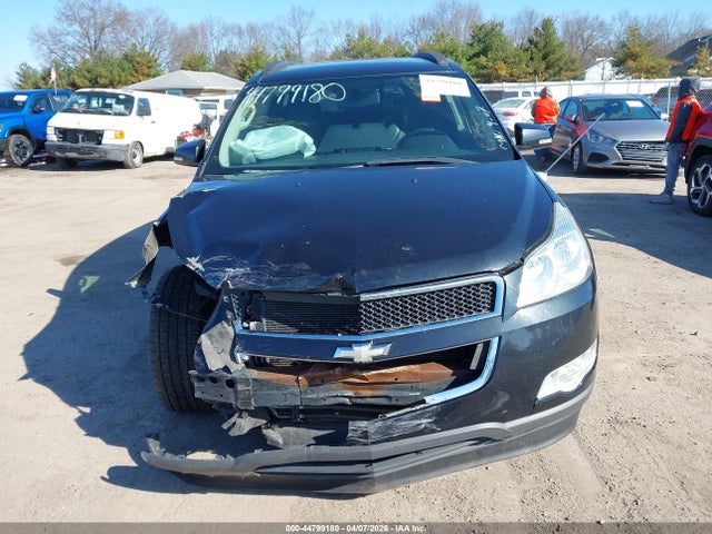 44799180 :رقم المزاد ، 1GNEV23DX9S176452 vin ، 2009 Chevrolet Traverse Lt مزاد بيع