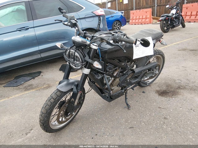 Husqvarna Svartpilen 401 2019 VBKUNJ405KM268491 Image 2