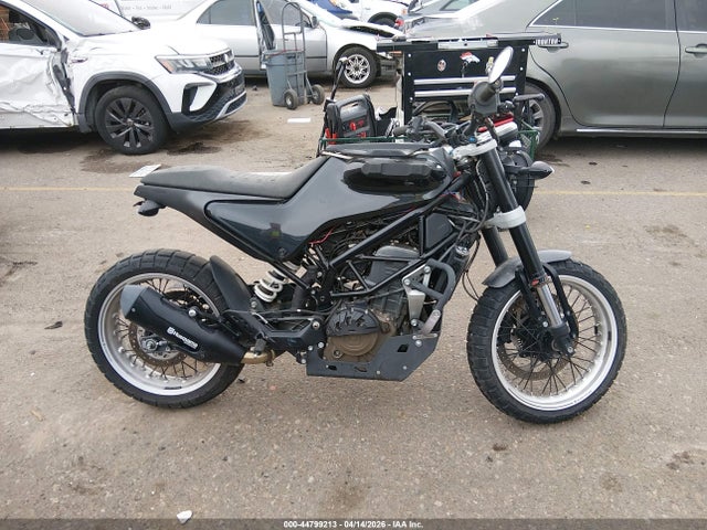 Husqvarna Svartpilen 401 2019 VBKUNJ405KM268491 Image 11