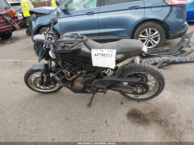Husqvarna Svartpilen 401 2019 VBKUNJ405KM268491 Image 12
