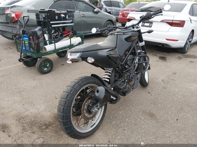 Husqvarna Svartpilen 401 2019 VBKUNJ405KM268491 Image 4
