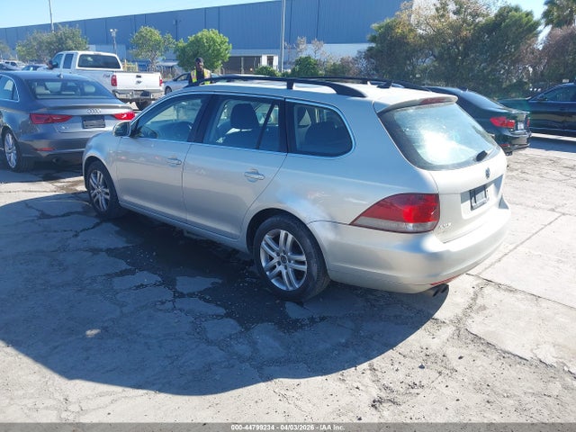 44799234 :رقم المزاد ، 3VWPX7AJ8BM606153 vin ، 2011 Volkswagen Jetta Sportwagen 2.5l S/2.5l Se مزاد بيع