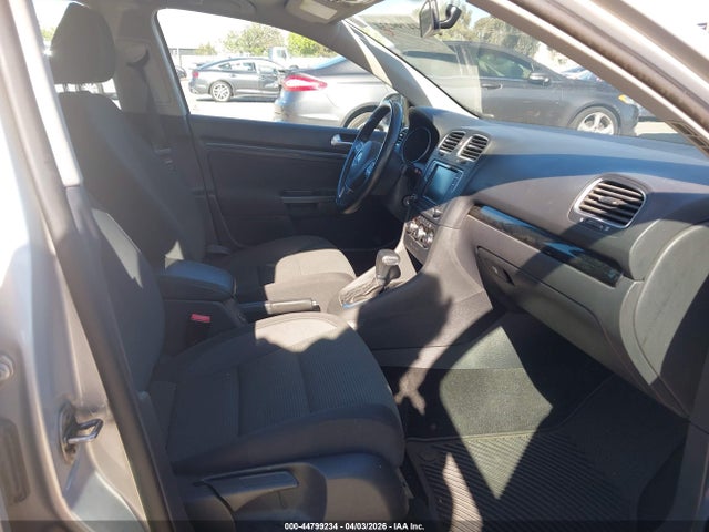 44799234 :رقم المزاد ، 3VWPX7AJ8BM606153 vin ، 2011 Volkswagen Jetta Sportwagen 2.5l S/2.5l Se مزاد بيع