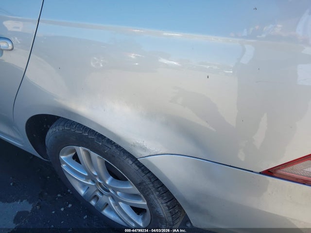 44799234 :رقم المزاد ، 3VWPX7AJ8BM606153 vin ، 2011 Volkswagen Jetta Sportwagen 2.5l S/2.5l Se مزاد بيع