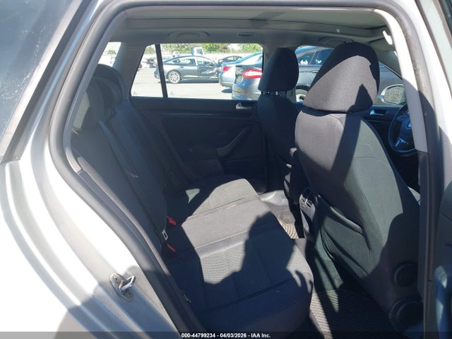 44799234 :رقم المزاد ، 3VWPX7AJ8BM606153 vin ، 2011 Volkswagen Jetta Sportwagen 2.5l S/2.5l Se مزاد بيع