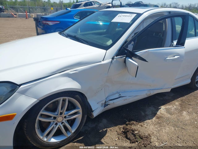 Продаж на аукціоні авто 2014 Mercedes-benz C 300 Sport 4matic, vin: WDDGF8AB0EA950152, номер лоту: 44799322