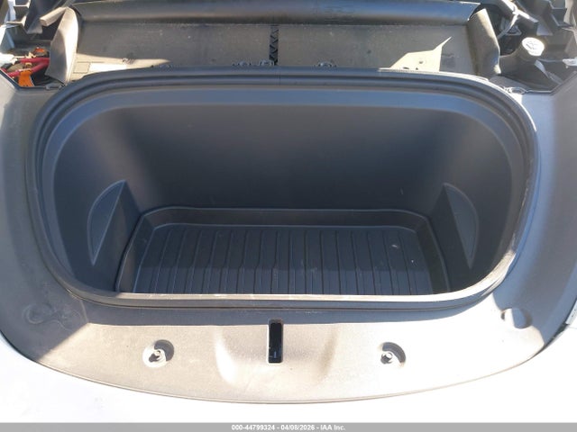 2023 Tesla Model Y Awd/long Range Dual Motor All-wheel Drive მანქანა იყიდება აუქციონზე, vin: 7SAYGAEE6PF804780, აუქციონის ნომერი: 44799324