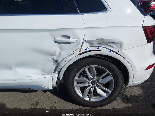 2022 Audi Q5 Premium 45 Tfsi S Line Quattro S Tronic მანქანა იყიდება აუქციონზე, vin: WA1GAAFY2N2098100, აუქციონის ნომერი: 44799375