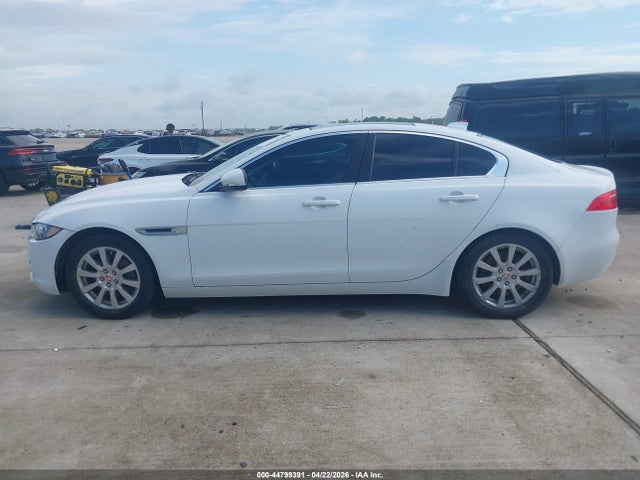 Jaguar Xe 25t 2019 SAJAS4FX6KCP52671 Image 14