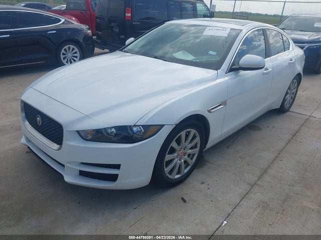 Jaguar Xe 25t 2019 SAJAS4FX6KCP52671 Image 2