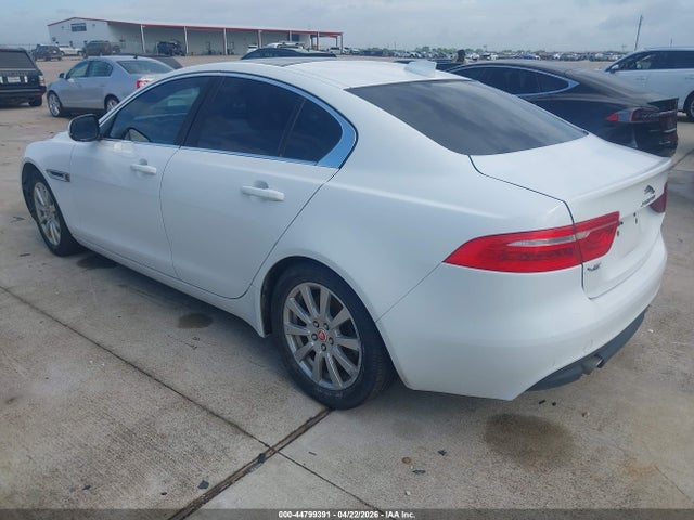 Jaguar Xe 25t 2019 SAJAS4FX6KCP52671 Image 3
