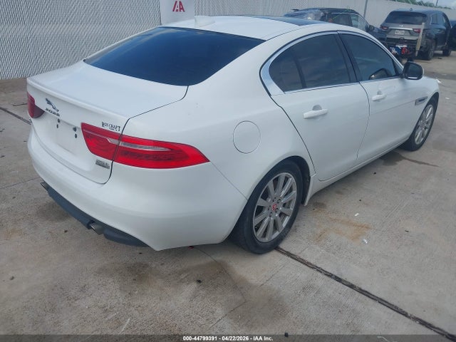 Jaguar Xe 25t 2019 SAJAS4FX6KCP52671 Image 4