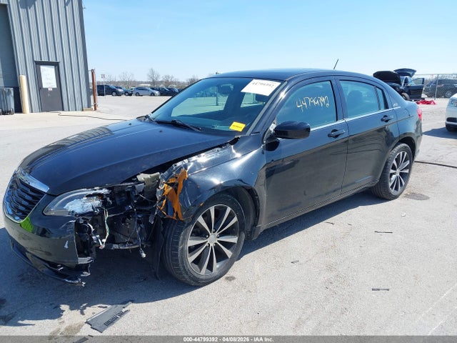 Продажа на аукционе авто 2014 Chrysler 200 Touring, vin: 1C3CCBBGXEN198529, номер лота: 44799392