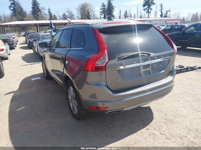 2017 VOLVO XC60 YV440MRU9H2164620 Photo 2