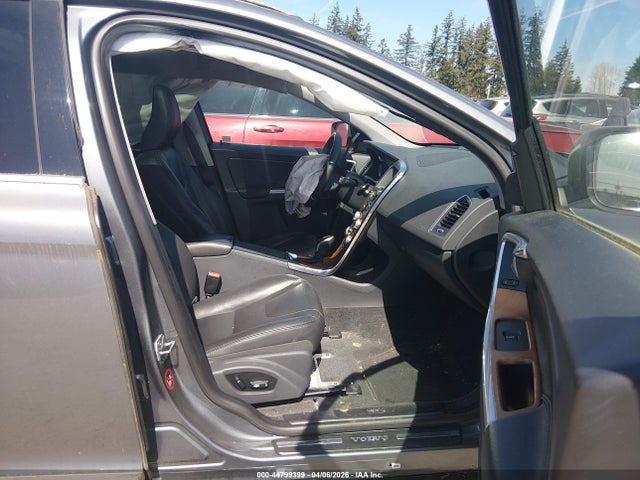 2017 VOLVO XC60 YV440MRU9H2164620 Photo 4