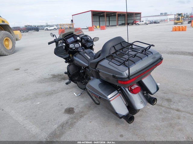 Harley-Davidson FLTRK 2021 1HD1KZF12MB627116 Image 3