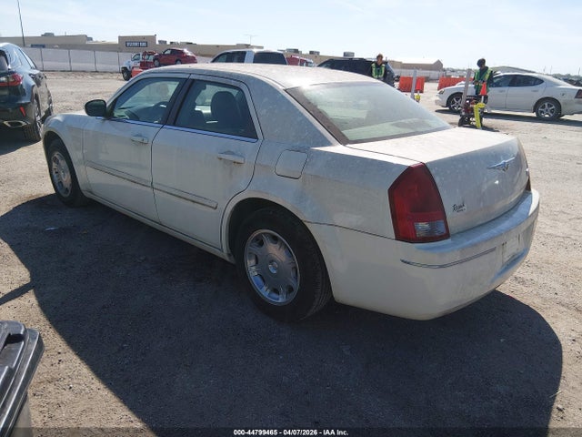 2005 CHRYSLER 300 2C3JA53GX5H645446 Photo 2