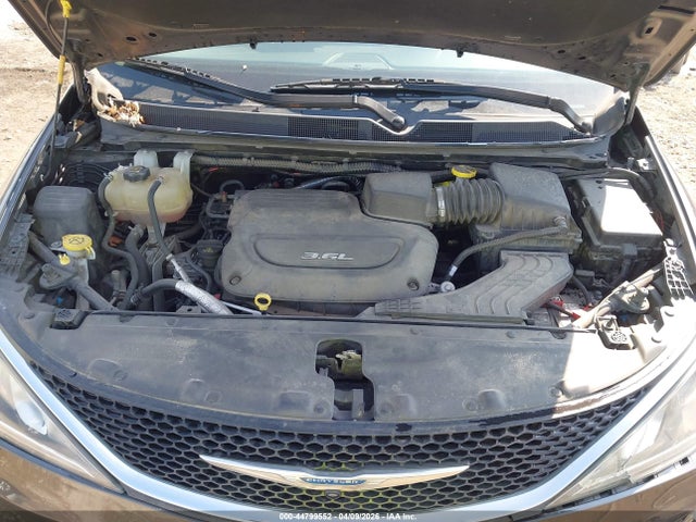 Продаж на аукціоні авто 2018 Chrysler Pacifica Touring L, vin: 2C4RC1BGXJR216864, номер лоту: 44799552