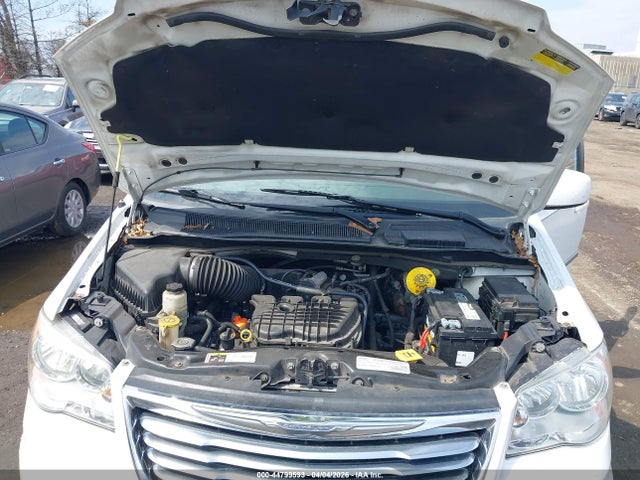 Продажа на аукционе авто 2015 Chrysler Town & Country Touring, vin: 2C4RC1BG4FR730832, номер лота: 44799593