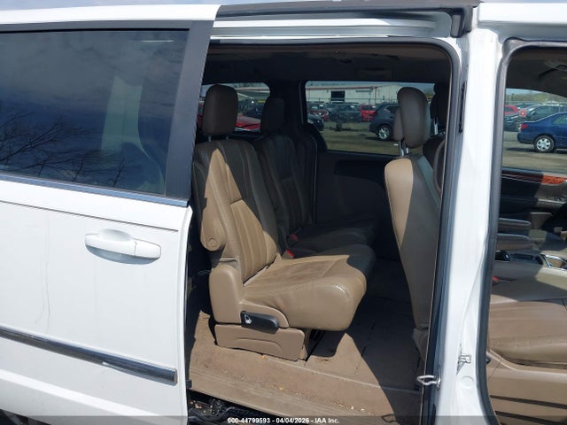 Продажа на аукционе авто 2015 Chrysler Town & Country Touring, vin: 2C4RC1BG4FR730832, номер лота: 44799593