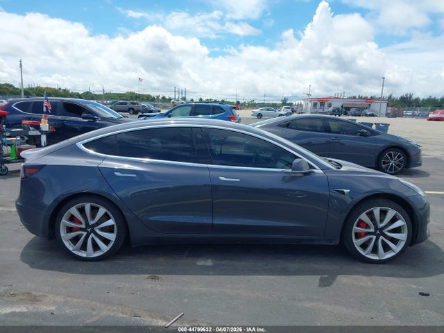 Продаж на аукціоні авто 2018 Tesla Model 3 Long Range/performance, vin: 5YJ3E1EB7JF083279, номер лоту: 44799632