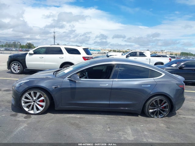 Продаж на аукціоні авто 2018 Tesla Model 3 Long Range/performance, vin: 5YJ3E1EB7JF083279, номер лоту: 44799632