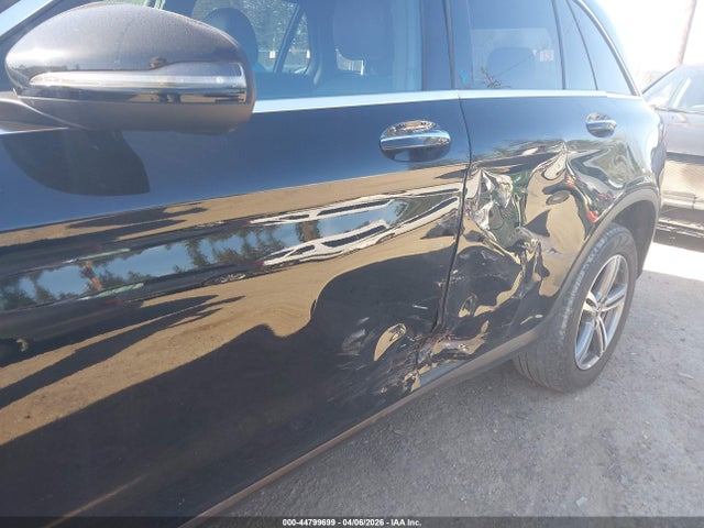 W1N0G8EB9NV380303 Mercedes-Benz Glc 300 4matic Suv