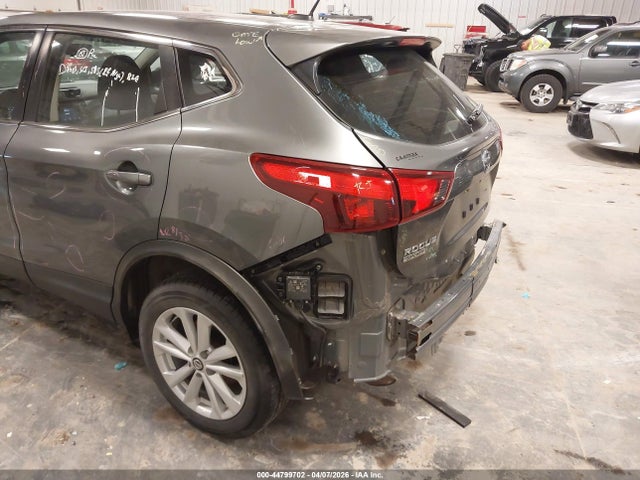 JN1BJ1CR5KW311898 Nissan Rogue Sport S
