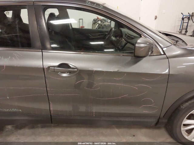 JN1BJ1CR5KW311898 Nissan Rogue Sport S