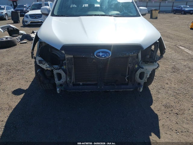 44799708 :رقم المزاد ، JF2SJGPC5EH445911 vin ، 2014 Subaru Forester 2.0xt Touring مزاد بيع