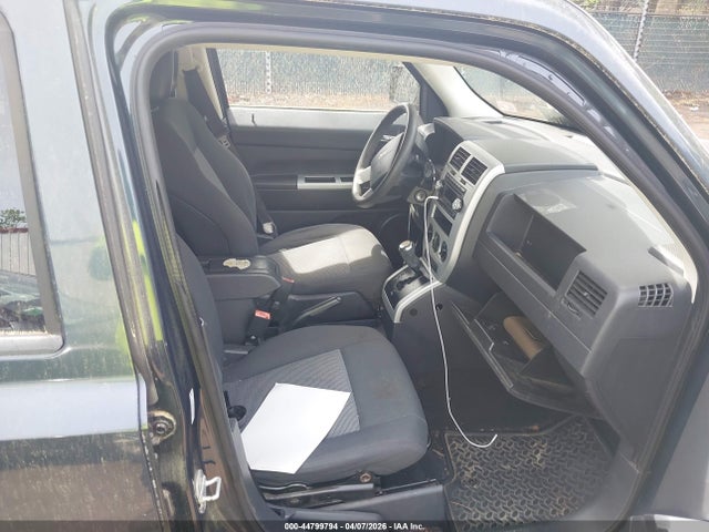 44799794 :رقم المزاد ، 1J8FF28W18D654158 vin ، 2008 Jeep Patriot Sport مزاد بيع