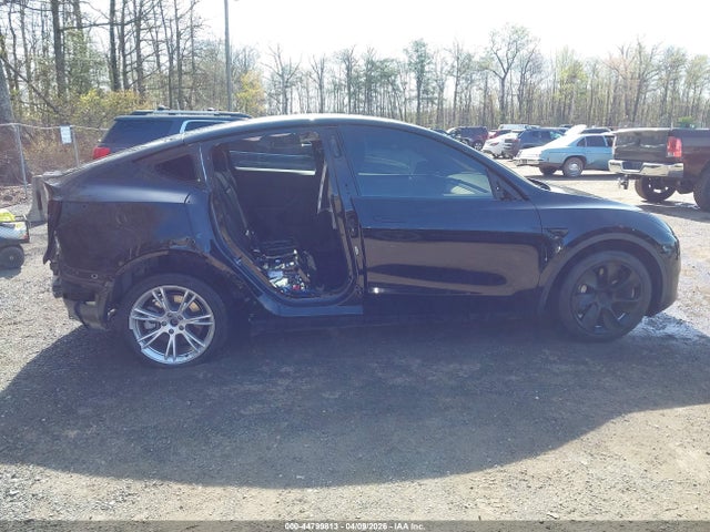 2024 Tesla Model Y Long Range Dual Motor All-wheel Drive მანქანა იყიდება აუქციონზე, vin: 7SAYGDEE0RA218884, აუქციონის ნომერი: 44799813