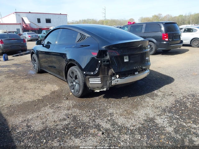 2024 Tesla Model Y Long Range Dual Motor All-wheel Drive მანქანა იყიდება აუქციონზე, vin: 7SAYGDEE0RA218884, აუქციონის ნომერი: 44799813