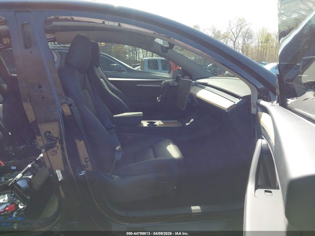 2024 Tesla Model Y Long Range Dual Motor All-wheel Drive მანქანა იყიდება აუქციონზე, vin: 7SAYGDEE0RA218884, აუქციონის ნომერი: 44799813