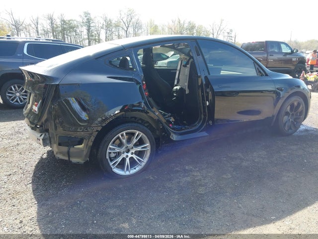 2024 Tesla Model Y Long Range Dual Motor All-wheel Drive მანქანა იყიდება აუქციონზე, vin: 7SAYGDEE0RA218884, აუქციონის ნომერი: 44799813