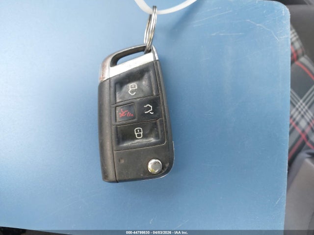 2019 VOLKSWAGEN GOLF GTI 3VW5T7AU4KM032213 Photo 10