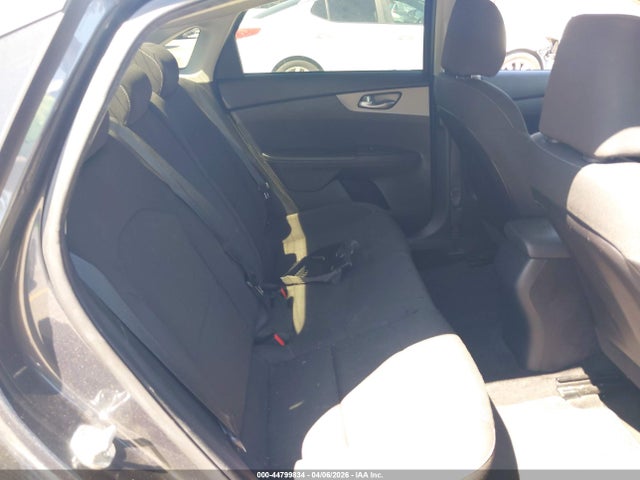 3KPF24AD6KE138200 KIA Forte Lxs