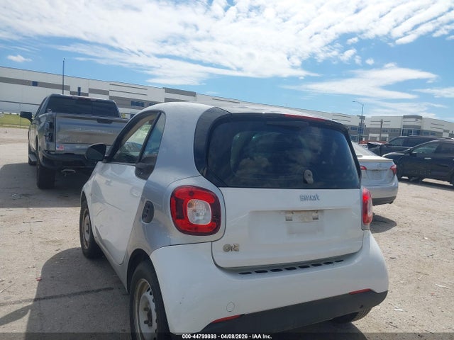 Aukcja sprzedaży 2016 Smart Fortwo Pure, vin: WMEFJ5DA5GK140830, numer aukcji: 44799888