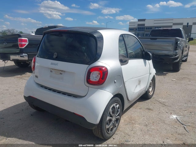 Aukcja sprzedaży 2016 Smart Fortwo Pure, vin: WMEFJ5DA5GK140830, numer aukcji: 44799888