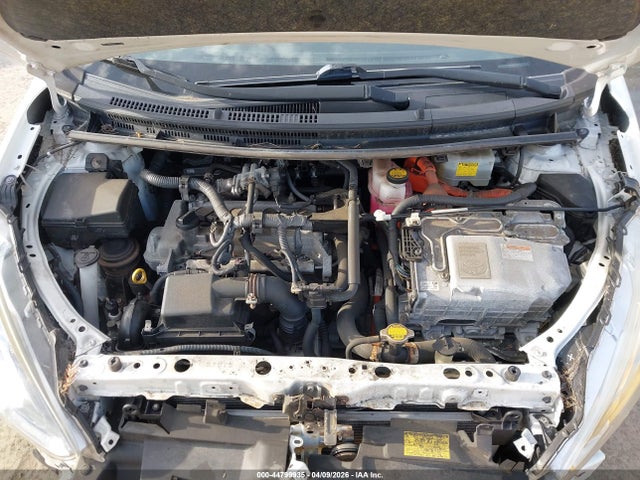 JTDKDTB36F1583649 Toyota Prius C Two