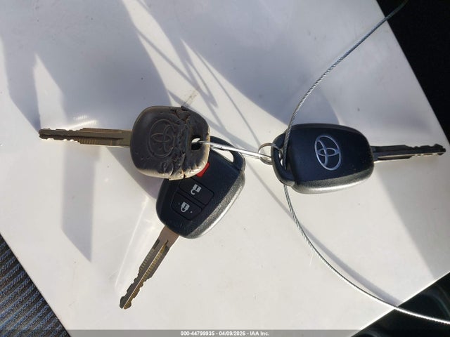 JTDKDTB36F1583649 Toyota Prius C Two