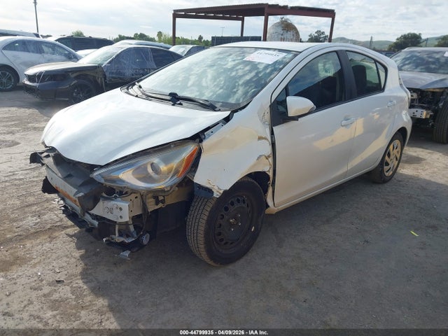 JTDKDTB36F1583649 Toyota Prius C Two