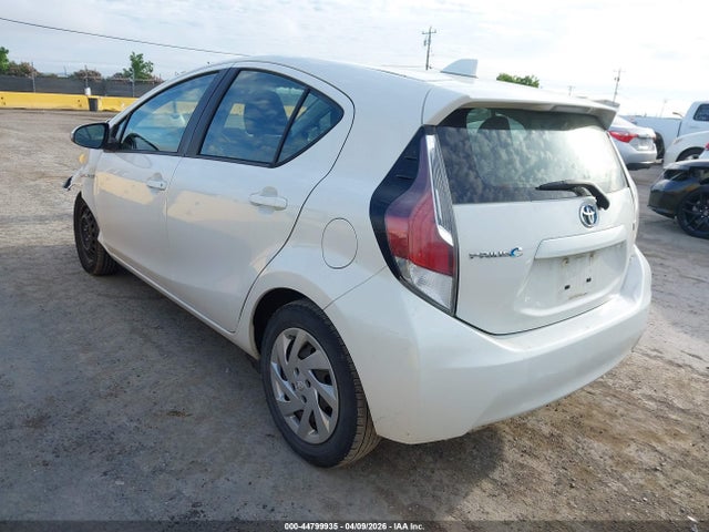 JTDKDTB36F1583649 Toyota Prius C Two